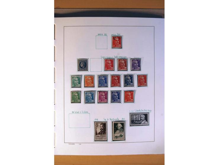 1900/75, ungebrauchte und postfrische Sammlung mit vielen besseren Werten, dabei Mi.-Nr. 96-100, 152, 220-21,  239, 241-42, 2