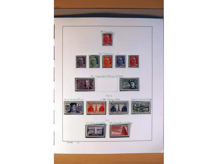 1900/75, ungebrauchte und postfrische Sammlung mit vielen besseren Werten, dabei Mi.-Nr. 96-100, 152, 220-21,  239, 241-42, 2
