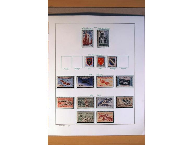 1900/75, ungebrauchte und postfrische Sammlung mit vielen besseren Werten, dabei Mi.-Nr. 96-100, 152, 220-21,  239, 241-42, 2