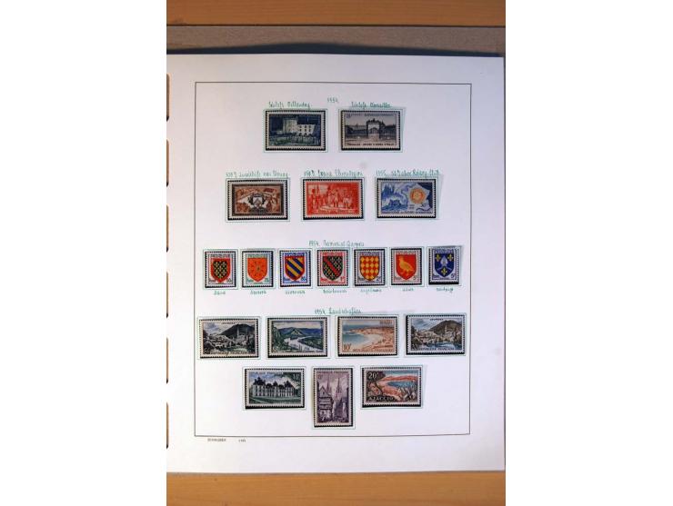 1900/75, ungebrauchte und postfrische Sammlung mit vielen besseren Werten, dabei Mi.-Nr. 96-100, 152, 220-21,  239, 241-42, 2