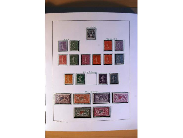 1900/75, ungebrauchte und postfrische Sammlung mit vielen besseren Werten, dabei Mi.-Nr. 96-100, 152, 220-21,  239, 241-42, 2