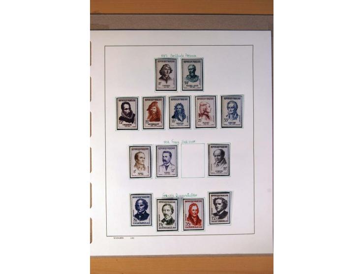 1900/75, ungebrauchte und postfrische Sammlung mit vielen besseren Werten, dabei Mi.-Nr. 96-100, 152, 220-21,  239, 241-42, 2