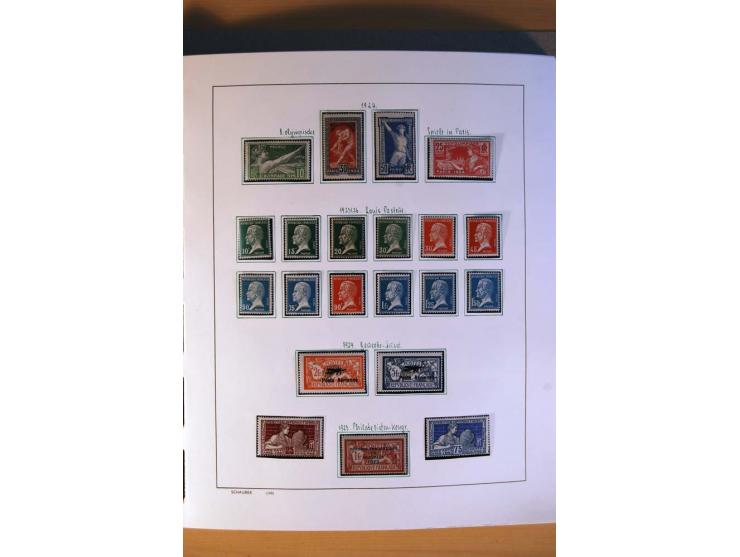 1900/75, ungebrauchte und postfrische Sammlung mit vielen besseren Werten, dabei Mi.-Nr. 96-100, 152, 220-21,  239, 241-42, 2