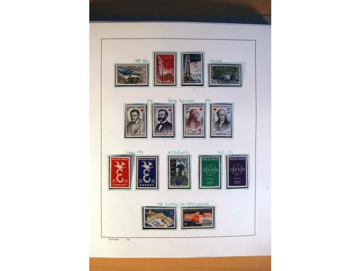 1900/75, ungebrauchte und postfrische Sammlung mit vielen besseren Werten, dabei Mi.-Nr. 96-100, 152, 220-21,  239, 241-42, 2