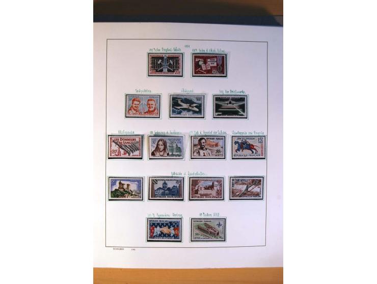 1900/75, ungebrauchte und postfrische Sammlung mit vielen besseren Werten, dabei Mi.-Nr. 96-100, 152, 220-21,  239, 241-42, 2