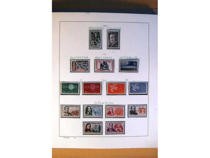 1900/75, ungebrauchte und postfrische Sammlung mit vielen besseren Werten, dabei Mi.-Nr. 96-100, 152, 220-21,  239, 241-42, 2