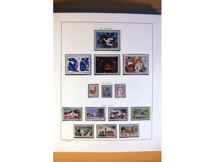 1900/75, ungebrauchte und postfrische Sammlung mit vielen besseren Werten, dabei Mi.-Nr. 96-100, 152, 220-21,  239, 241-42, 2