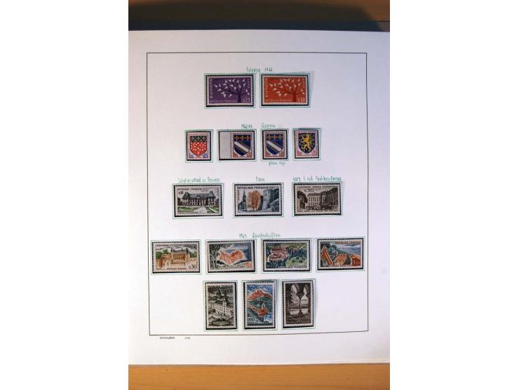 1900/75, ungebrauchte und postfrische Sammlung mit vielen besseren Werten, dabei Mi.-Nr. 96-100, 152, 220-21,  239, 241-42, 2