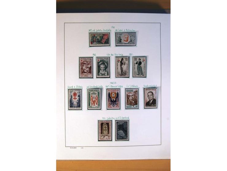 1900/75, ungebrauchte und postfrische Sammlung mit vielen besseren Werten, dabei Mi.-Nr. 96-100, 152, 220-21,  239, 241-42, 2