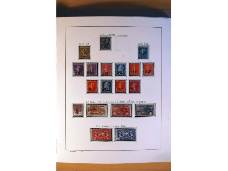 1900/75, ungebrauchte und postfrische Sammlung mit vielen besseren Werten, dabei Mi.-Nr. 96-100, 152, 220-21,  239, 241-42, 2