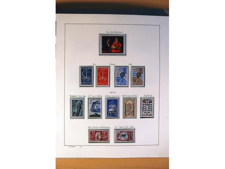 1900/75, ungebrauchte und postfrische Sammlung mit vielen besseren Werten, dabei Mi.-Nr. 96-100, 152, 220-21,  239, 241-42, 2
