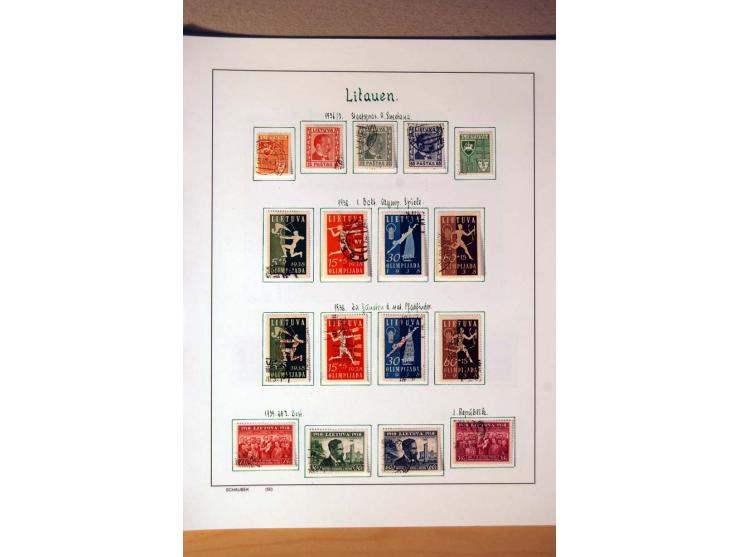 1865/1977, umfangreiche vorwiegend ungebrauchte und gestempelte Sammlung Estland, Lettland und Litauen, Tschechoslowakei, Rum