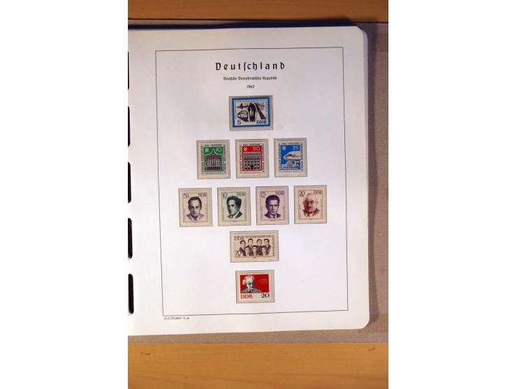 1945/90,  ungebrauchte, postfrische und gestempelte Sammlung dabei Bund/Berlin und DDR in den Hauptnummern bis 1960 augensche