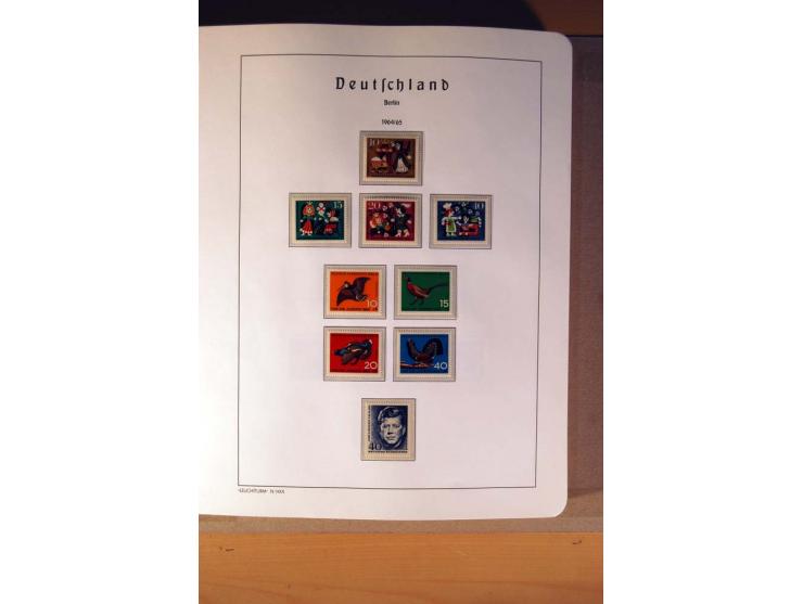 1945/90,  ungebrauchte, postfrische und gestempelte Sammlung dabei Bund/Berlin und DDR in den Hauptnummern bis 1960 augensche