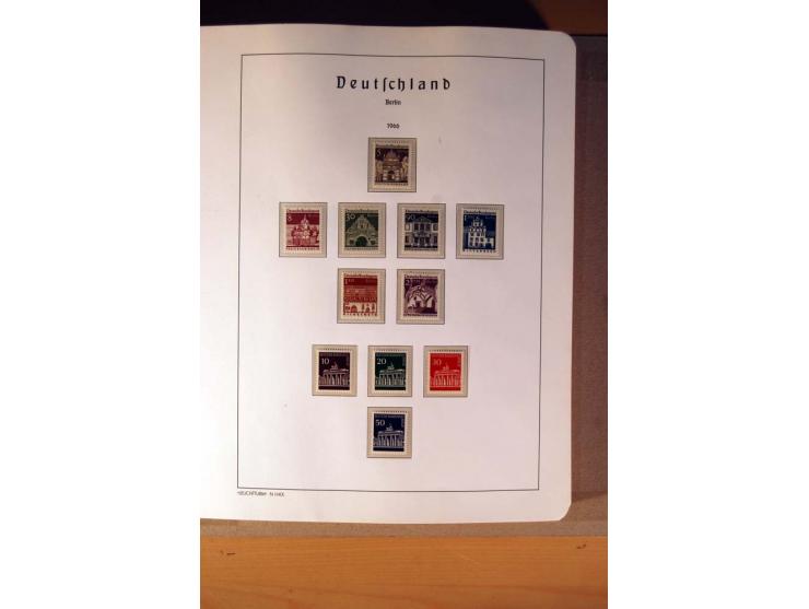 1945/90,  ungebrauchte, postfrische und gestempelte Sammlung dabei Bund/Berlin und DDR in den Hauptnummern bis 1960 augensche