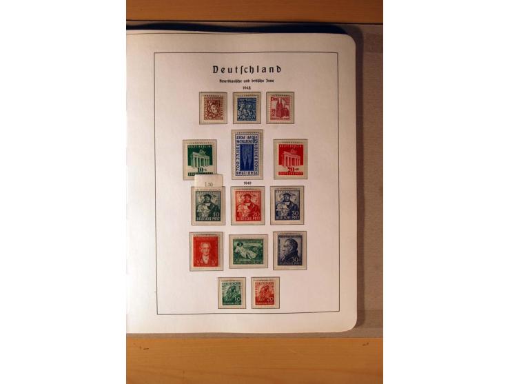 1945/90,  ungebrauchte, postfrische und gestempelte Sammlung dabei Bund/Berlin und DDR in den Hauptnummern bis 1960 augensche