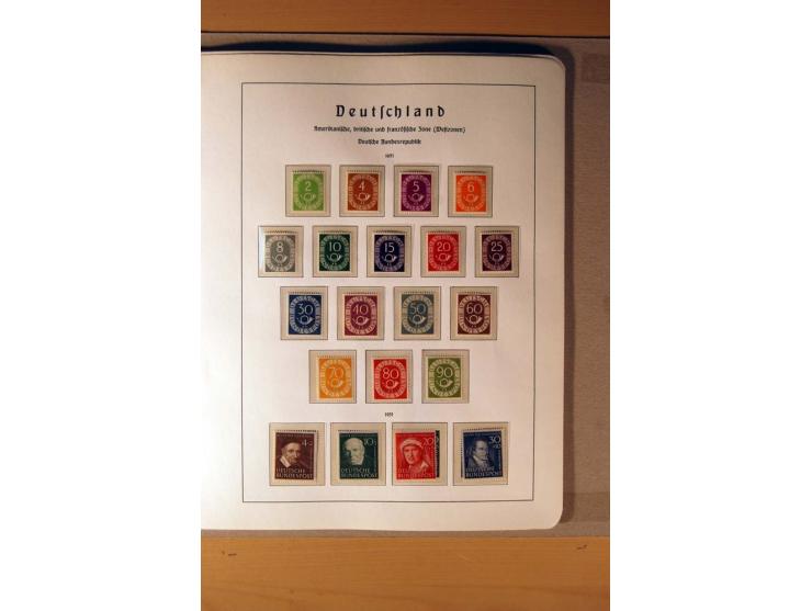 1945/90,  ungebrauchte, postfrische und gestempelte Sammlung dabei Bund/Berlin und DDR in den Hauptnummern bis 1960 augensche