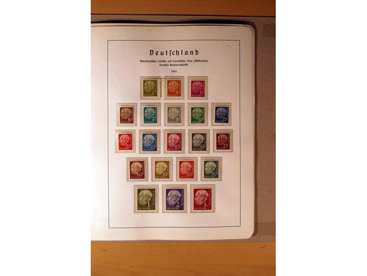 1945/90,  ungebrauchte, postfrische und gestempelte Sammlung dabei Bund/Berlin und DDR in den Hauptnummern bis 1960 augensche