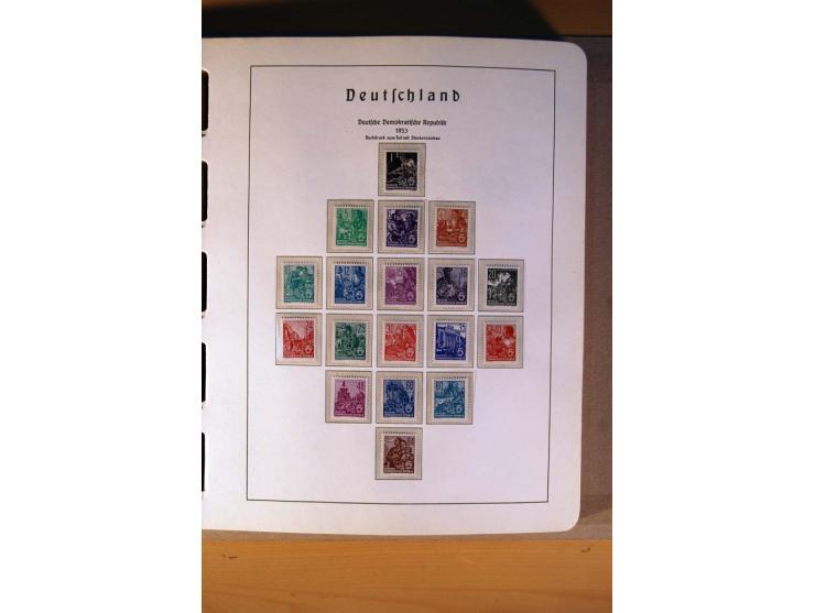 1945/90,  ungebrauchte, postfrische und gestempelte Sammlung dabei Bund/Berlin und DDR in den Hauptnummern bis 1960 augensche