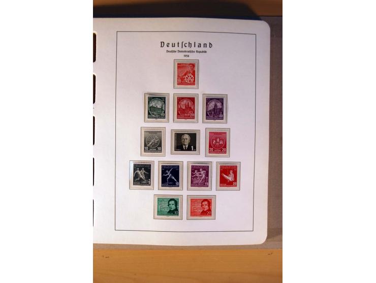 1945/90,  ungebrauchte, postfrische und gestempelte Sammlung dabei Bund/Berlin und DDR in den Hauptnummern bis 1960 augensche