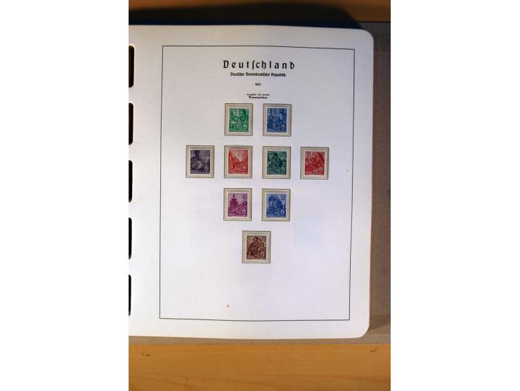 1945/90,  ungebrauchte, postfrische und gestempelte Sammlung dabei Bund/Berlin und DDR in den Hauptnummern bis 1960 augensche