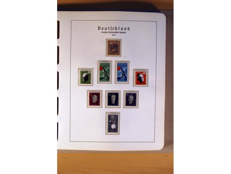 1945/90,  ungebrauchte, postfrische und gestempelte Sammlung dabei Bund/Berlin und DDR in den Hauptnummern bis 1960 augensche