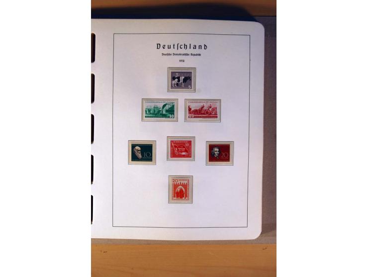 1945/90,  ungebrauchte, postfrische und gestempelte Sammlung dabei Bund/Berlin und DDR in den Hauptnummern bis 1960 augensche