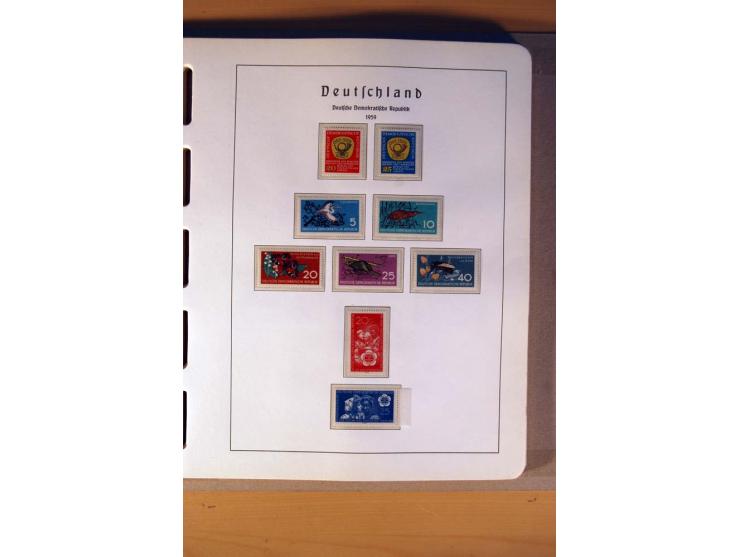 1945/90,  ungebrauchte, postfrische und gestempelte Sammlung dabei Bund/Berlin und DDR in den Hauptnummern bis 1960 augensche