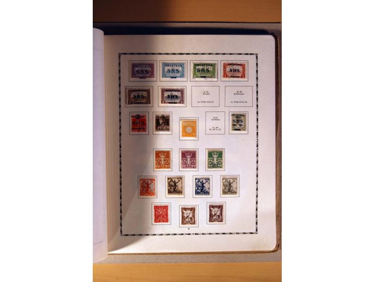 1918/60, meist gestempelter Doublettenposten auf Albenseiten, dazu ca. 60 Briefe und Karten vor 1960 mit auch Portomarken-Fra