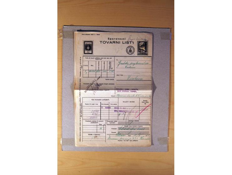 1941/45, fast 60 Briefe, Karten und Ganzsachen mit R-Briefen, Satzbriefe, Aufdruckausgaben und weitere Besonderheiten, unters