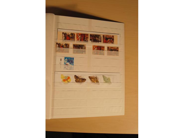 1974/97, postfrische Sammlung incl. Azoren und Madeira, dabei Blocks, Kleinbogen, Markenheftchen etc. (Mi. nach Angabe des Ei