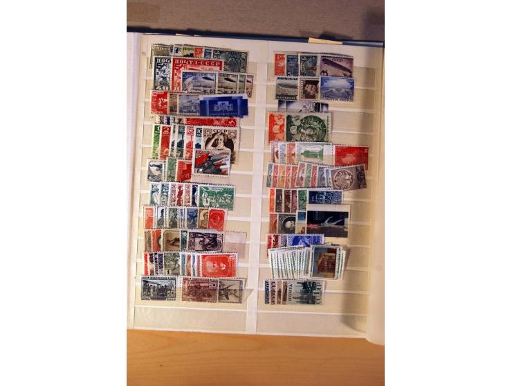 1857/1990 (ca.), postfrische, ungebrauchte und gestempelte Sammlung mit auch diversem Doublettenmaterial, dabei Nr. 1, 39y, S