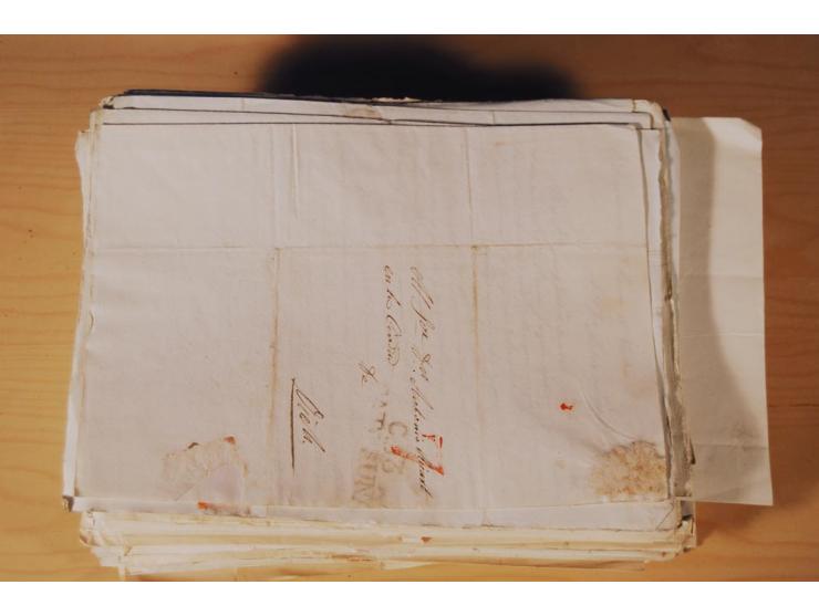 1830/50 (ca.), rd. 300 aktenfrische Vorphilabriefe mit Inhalt, alle mit roten oder schwarzen L2 bzw. DKr. mit diversen Taxste