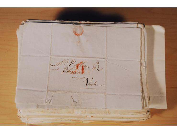 1830/50 (ca.), rd. 300 aktenfrische Vorphilabriefe mit Inhalt, alle mit roten oder schwarzen L2 bzw. DKr. mit diversen Taxste