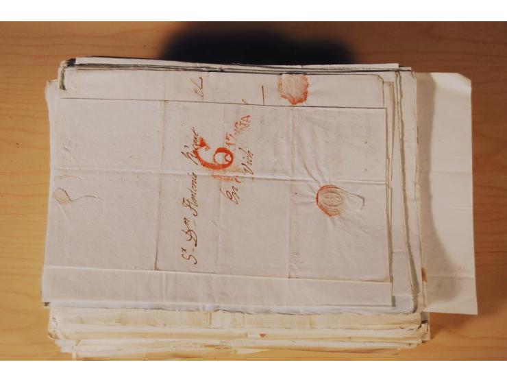 1830/50 (ca.), rd. 300 aktenfrische Vorphilabriefe mit Inhalt, alle mit roten oder schwarzen L2 bzw. DKr. mit diversen Taxste