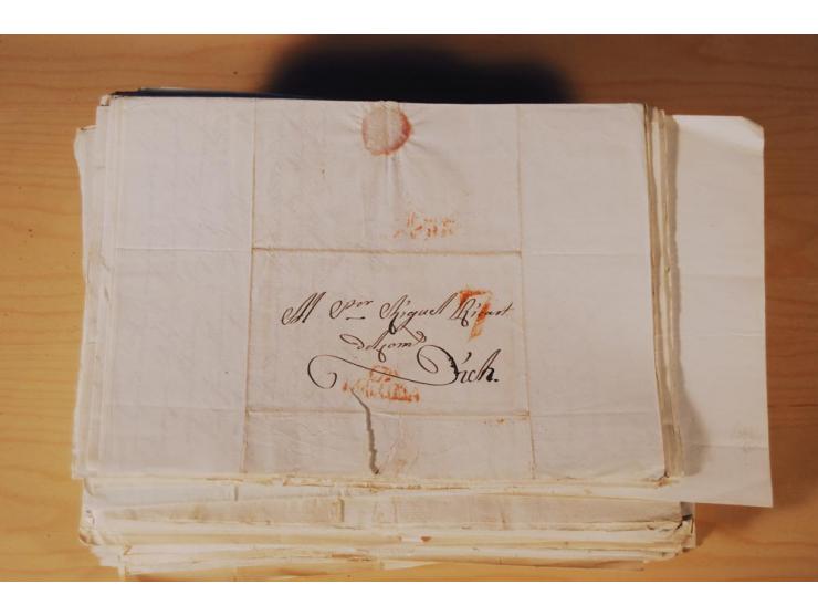 1830/50 (ca.), rd. 300 aktenfrische Vorphilabriefe mit Inhalt, alle mit roten oder schwarzen L2 bzw. DKr. mit diversen Taxste