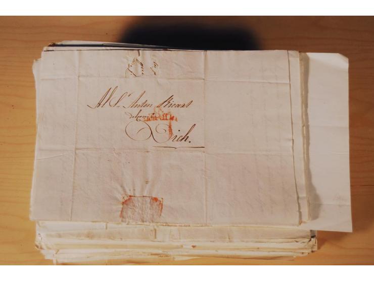1830/50 (ca.), rd. 300 aktenfrische Vorphilabriefe mit Inhalt, alle mit roten oder schwarzen L2 bzw. DKr. mit diversen Taxste