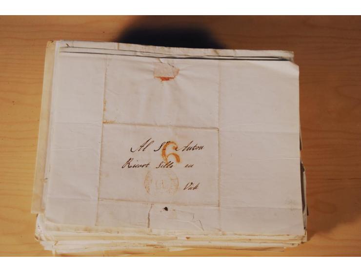 1830/50 (ca.), rd. 300 aktenfrische Vorphilabriefe mit Inhalt, alle mit roten oder schwarzen L2 bzw. DKr. mit diversen Taxste
