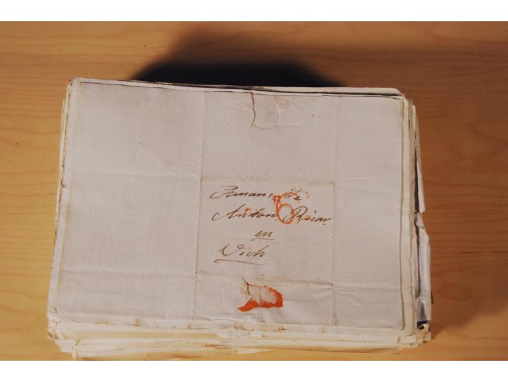 1830/50 (ca.), rd. 300 aktenfrische Vorphilabriefe mit Inhalt, alle mit roten oder schwarzen L2 bzw. DKr. mit diversen Taxste
