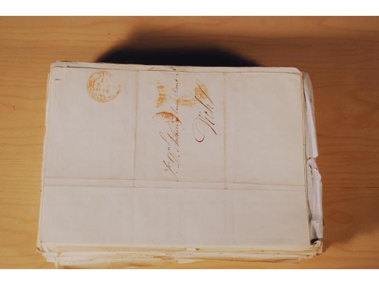 1830/50 (ca.), rd. 300 aktenfrische Vorphilabriefe mit Inhalt, alle mit roten oder schwarzen L2 bzw. DKr. mit diversen Taxste