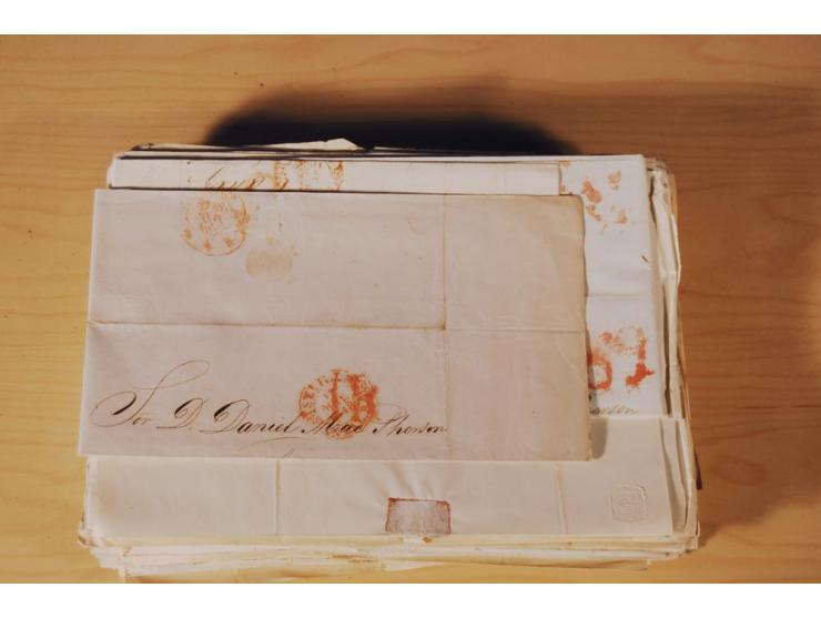 1830/50 (ca.), rd. 300 aktenfrische Vorphilabriefe mit Inhalt, alle mit roten oder schwarzen L2 bzw. DKr. mit diversen Taxste