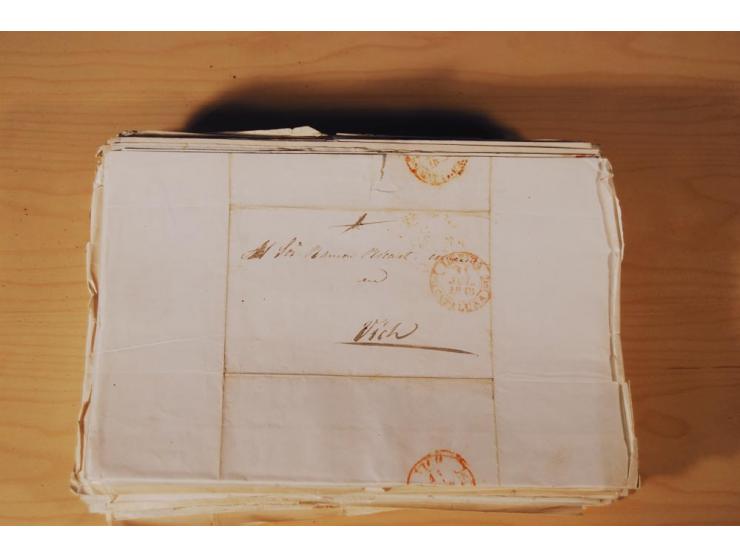 1830/50 (ca.), rd. 300 aktenfrische Vorphilabriefe mit Inhalt, alle mit roten oder schwarzen L2 bzw. DKr. mit diversen Taxste