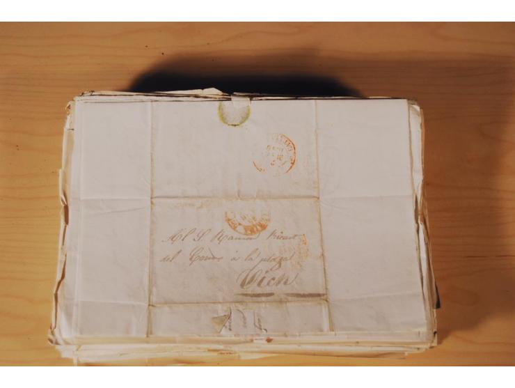 1830/50 (ca.), rd. 300 aktenfrische Vorphilabriefe mit Inhalt, alle mit roten oder schwarzen L2 bzw. DKr. mit diversen Taxste