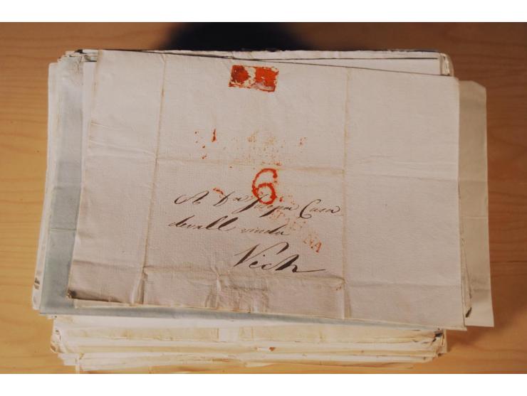1830/50 (ca.), rd. 300 aktenfrische Vorphilabriefe mit Inhalt, alle mit roten oder schwarzen L2 bzw. DKr. mit diversen Taxste