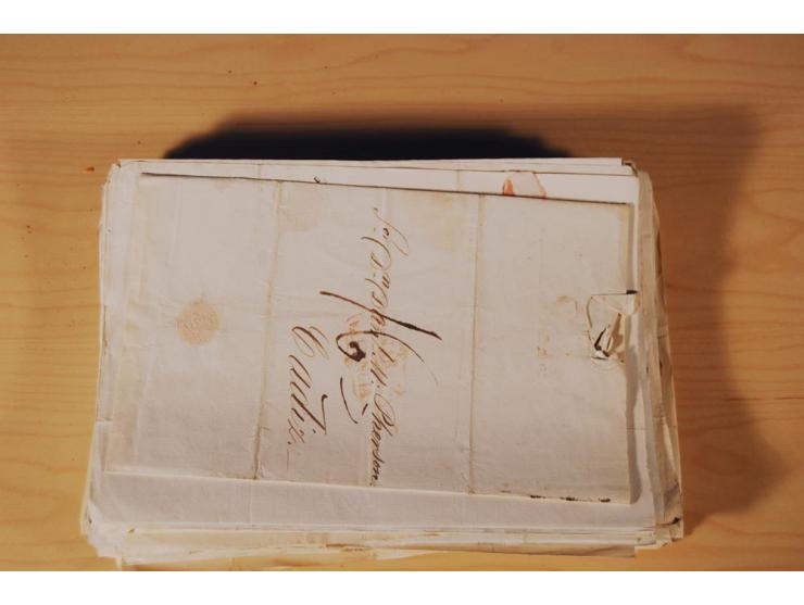 1830/50 (ca.), rd. 300 aktenfrische Vorphilabriefe mit Inhalt, alle mit roten oder schwarzen L2 bzw. DKr. mit diversen Taxste