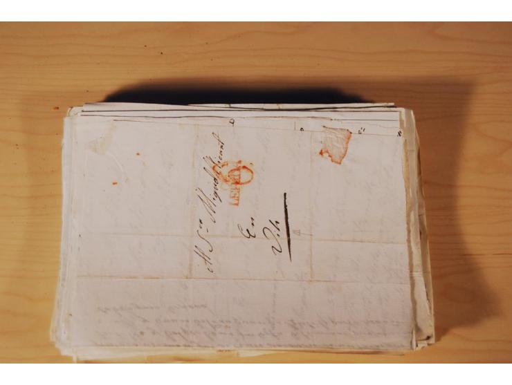 1830/50 (ca.), rd. 300 aktenfrische Vorphilabriefe mit Inhalt, alle mit roten oder schwarzen L2 bzw. DKr. mit diversen Taxste