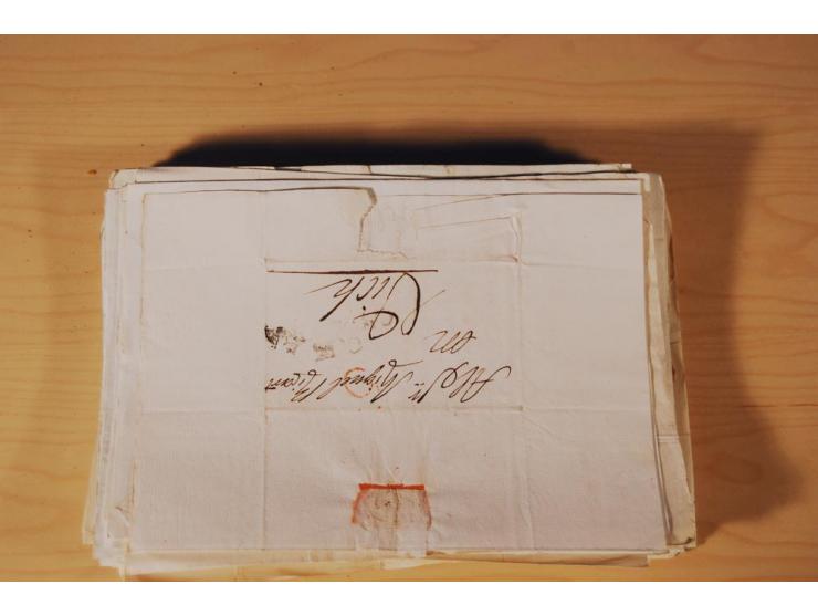 1830/50 (ca.), rd. 300 aktenfrische Vorphilabriefe mit Inhalt, alle mit roten oder schwarzen L2 bzw. DKr. mit diversen Taxste