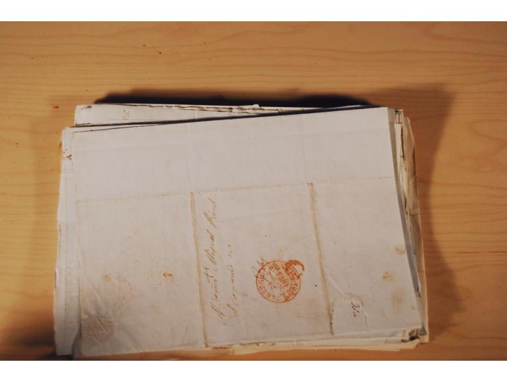 1830/50 (ca.), rd. 300 aktenfrische Vorphilabriefe mit Inhalt, alle mit roten oder schwarzen L2 bzw. DKr. mit diversen Taxste