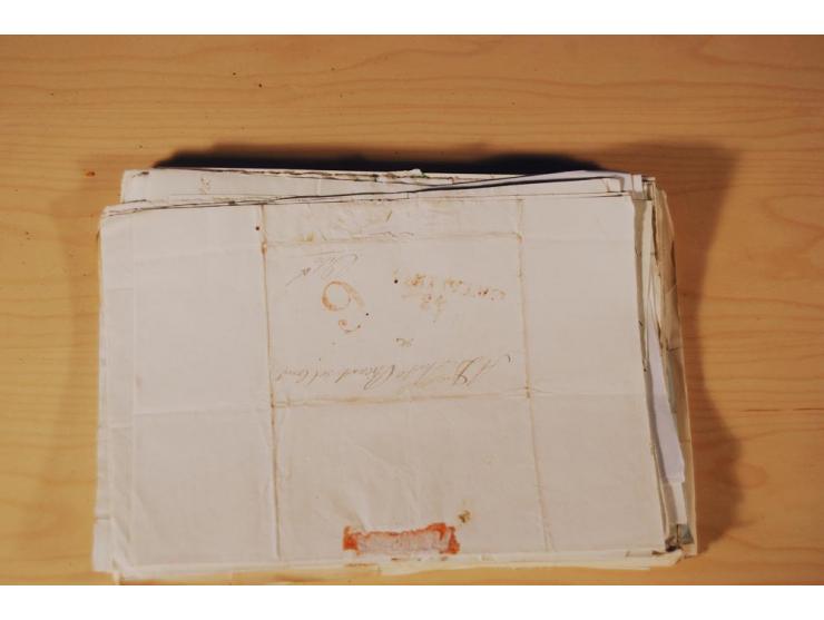 1830/50 (ca.), rd. 300 aktenfrische Vorphilabriefe mit Inhalt, alle mit roten oder schwarzen L2 bzw. DKr. mit diversen Taxste