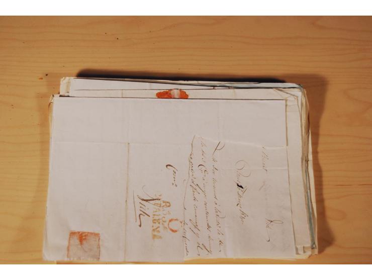 1830/50 (ca.), rd. 300 aktenfrische Vorphilabriefe mit Inhalt, alle mit roten oder schwarzen L2 bzw. DKr. mit diversen Taxste